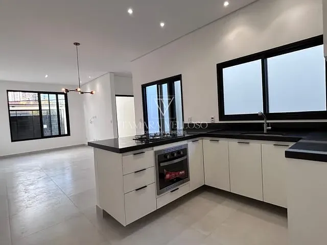 Casa 2 quartos e 2 banheiros, à venda, no bairro Vila Mogilar em Mogi das Cruzes