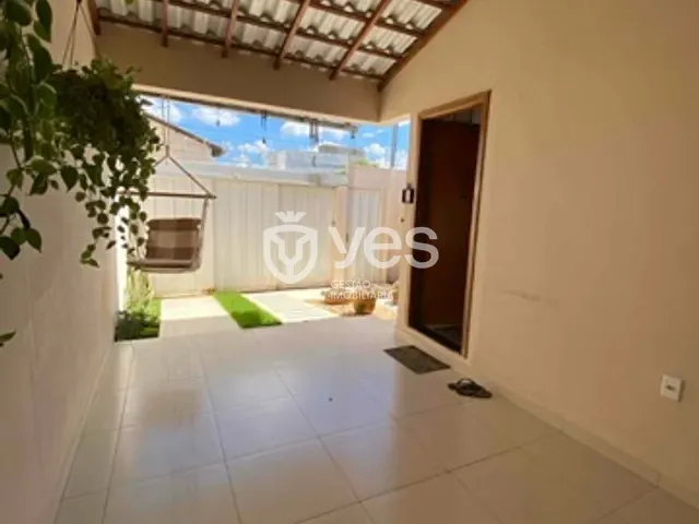 Casa com 120m² 2 quartos e 1 banheiro, à venda, no bairro Parque das Mangabeiras em Araxá