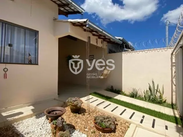 Casa com 120m² 2 quartos e 1 banheiro, à venda, no bairro Parque das Mangabeiras em Araxá