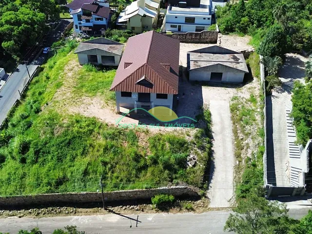 Casa com 3662m² 4 quartos e 6 banheiros, à venda, no bairro João Paulo em Florianópolis