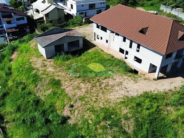 Casa com 3662m² 4 quartos e 6 banheiros, à venda, no bairro João Paulo em Florianópolis