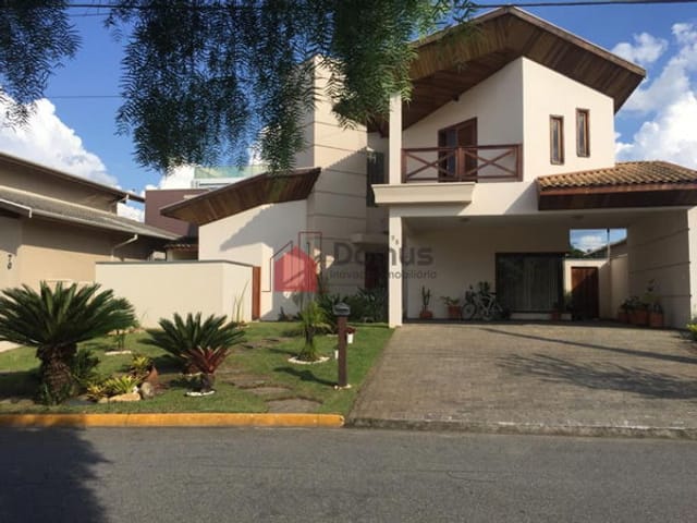 Casa com 450m², à venda, no bairro Condomínio Real Ville em Pindamonhangaba