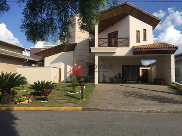 Casa com 450m², à venda, no bairro Condomínio Real Ville em Pindamonhangaba