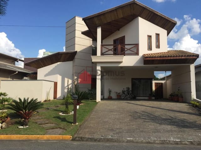Casa com 450m², à venda, no bairro Condomínio Real Ville em Pindamonhangaba