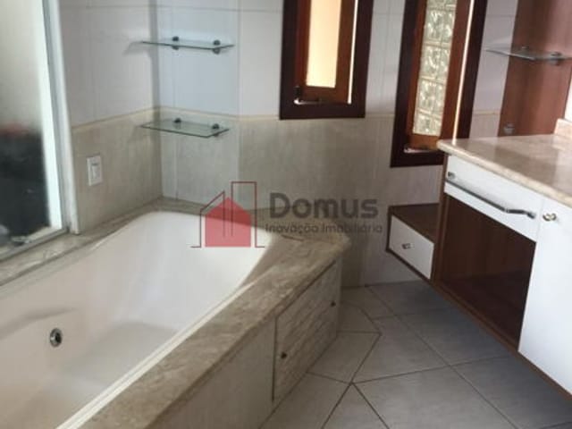Casa com 450m², à venda, no bairro Condomínio Real Ville em Pindamonhangaba