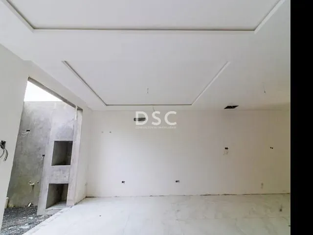 Casa com 179m² 4 quartos e 4 banheiros, à venda, no bairro Xaxim em Curitiba