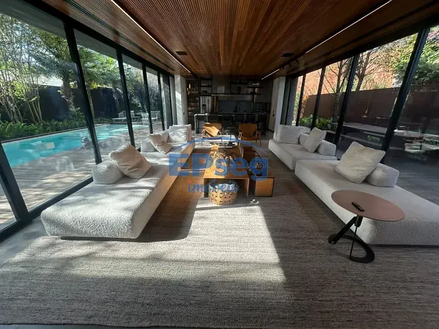 Casa com 600m² 5 quartos e 5 banheiros, à venda, no bairro Vivendas do Arvoredo em Londrina