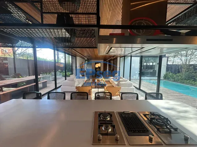 Casa com 600m² 5 quartos e 5 banheiros, à venda, no bairro Vivendas do Arvoredo em Londrina