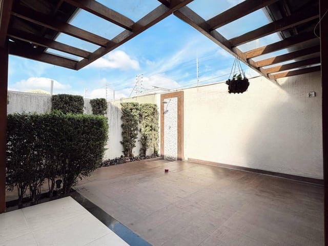 Casa com 224m² 3 quartos e 4 banheiros, à venda, no bairro Colina de Laranjeiras em Serra