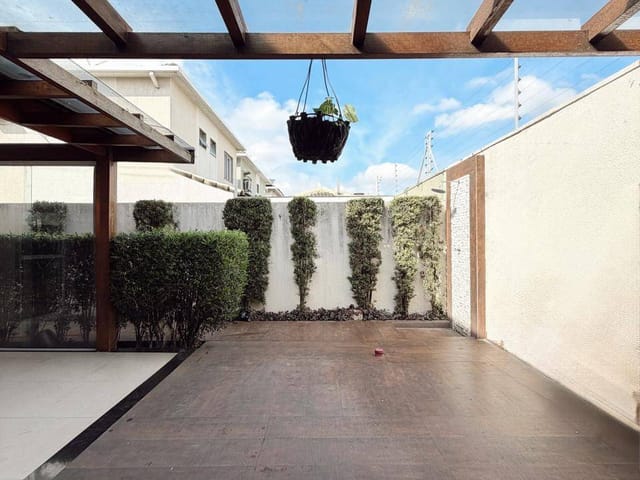 Casa com 224m² 3 quartos e 4 banheiros, à venda, no bairro Colina de Laranjeiras em Serra