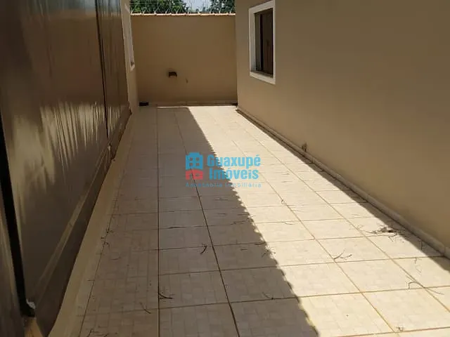 Casa com 300m², à venda, no bairro NOVA FLORESTA em GUAXUPÉ