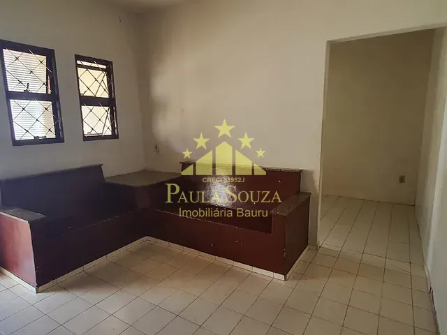 Casa com 300m² 3 quartos e 2 banheiros, à venda, no bairro Jardim Petrópolis em Bauru