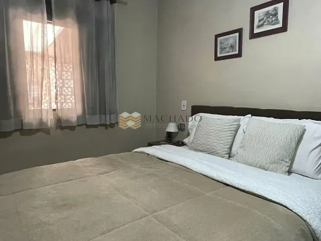 Casa com 250m² 3 quartos e 1 banheiro, à venda, no bairro Parque Guarani em Várzea Paulista