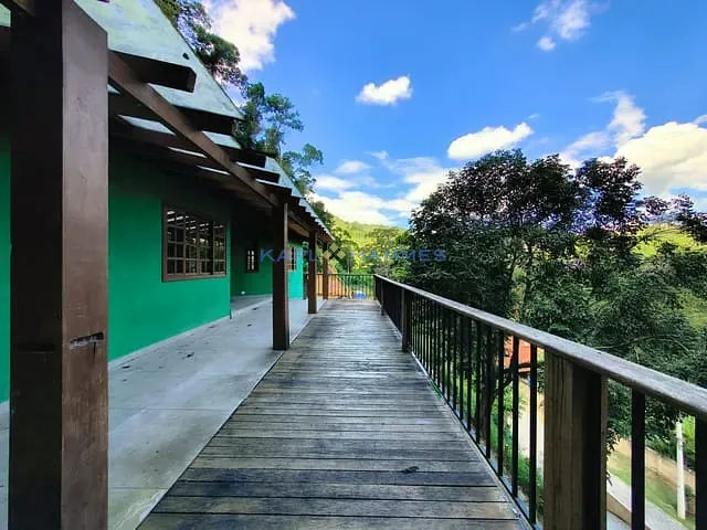 Casa 3 quartos e 3 banheiros, à venda, no bairro Bonsucesso em Petrópolis