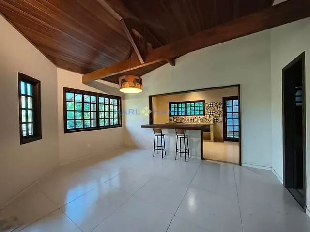 Casa 3 quartos e 3 banheiros, à venda, no bairro Bonsucesso em Petrópolis