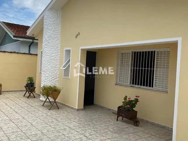 Casa com 320m² 3 quartos e 2 banheiros, à venda, no bairro Jardim São Domingos em Mococa