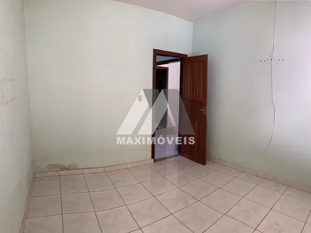 Casa com 360m² 3 quartos e 2 banheiros, à venda, no bairro Santa Efigênia em Bom Despacho