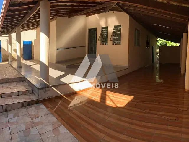 Casa com 360m² 3 quartos e 2 banheiros, à venda, no bairro Santa Efigênia em Bom Despacho