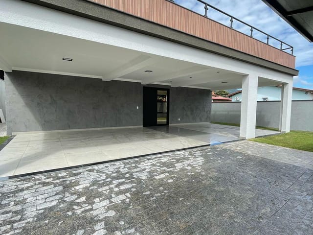Casa com 420m² 5 quartos e 6 banheiros, à venda, no bairro Ingleses do Rio Vermelho em Florianópolis