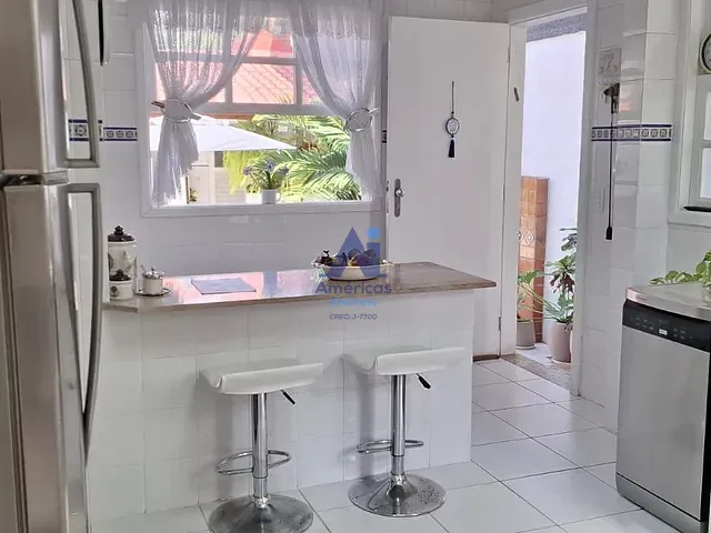 Casa 3 quartos e 3 banheiros, à venda, no bairro Vargem Pequena em Rio de Janeiro
