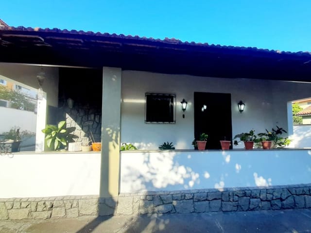 Casa com 1245m² 3 quartos e 3 banheiros, à venda, no bairro Praça Seca em Rio de Janeiro