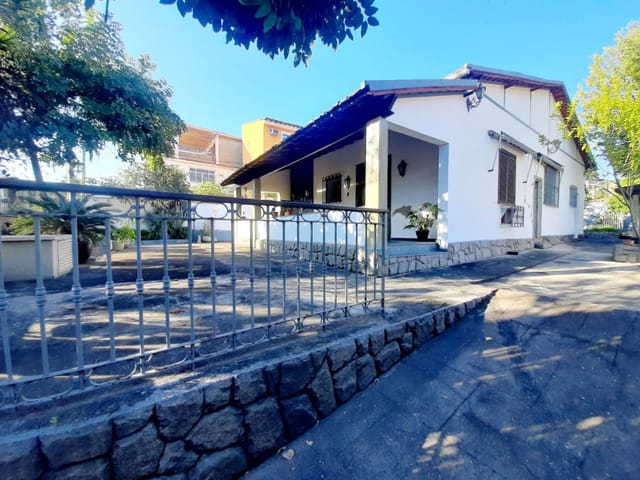 Casa com 1245m² 3 quartos e 3 banheiros, à venda, no bairro Praça Seca em Rio de Janeiro