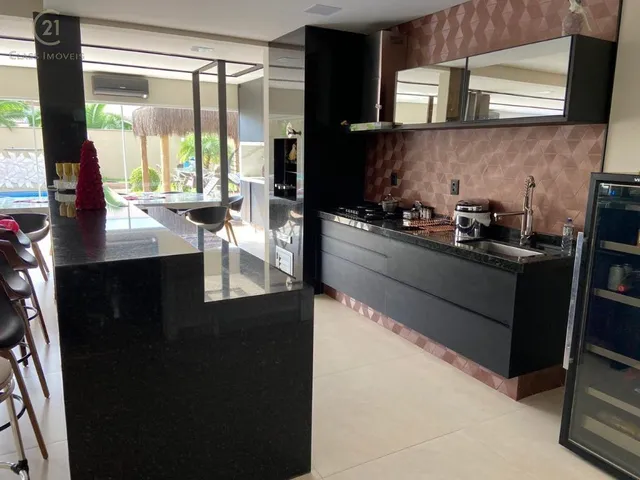 Casa com 440m² 4 quartos e 5 banheiros, à venda, no bairro Loteamento Alphaville em Londrina