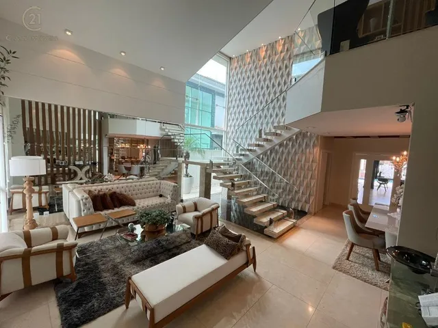 Casa com 440m² 4 quartos e 5 banheiros, à venda, no bairro Loteamento Alphaville em Londrina