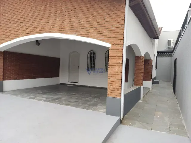 Casa com 225m² 3 quartos e 2 banheiros, à venda, no bairro Bosque dos Eucaliptos em São José dos Campos