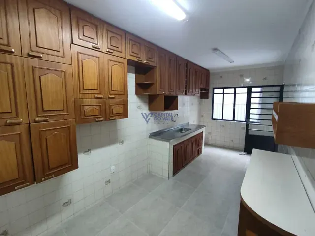Casa com 225m² 3 quartos e 2 banheiros, à venda, no bairro Bosque dos Eucaliptos em São José dos Campos