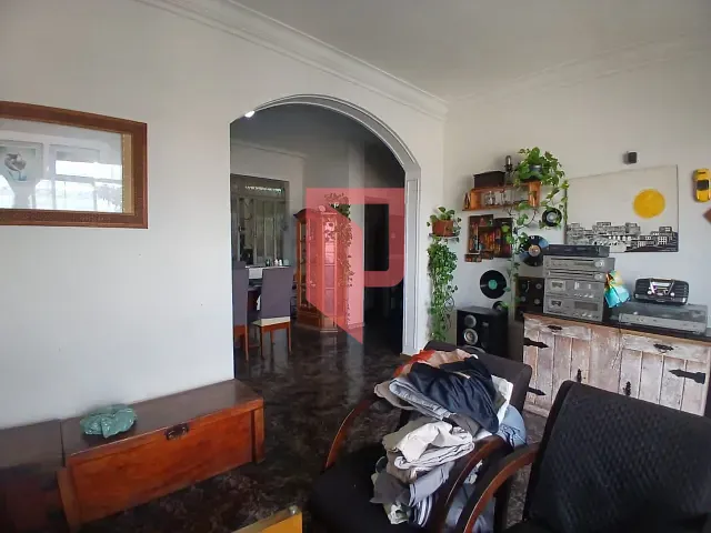 Casa com 360m² 4 quartos e 3 banheiros, à venda, no bairro Caiçaras em Belo Horizonte