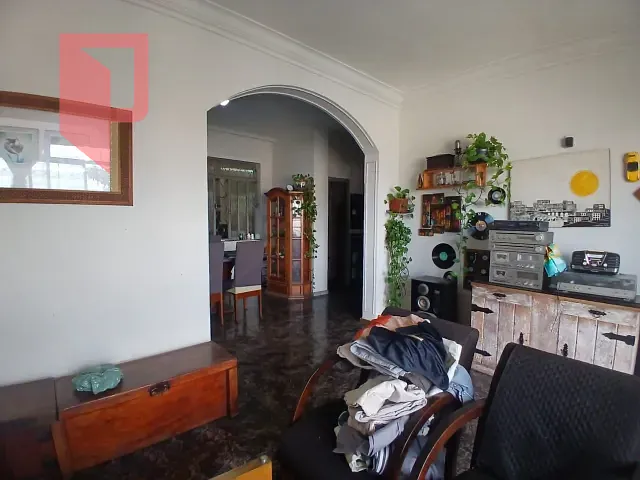Casa com 360m² 4 quartos e 3 banheiros, à venda, no bairro Caiçaras em Belo Horizonte