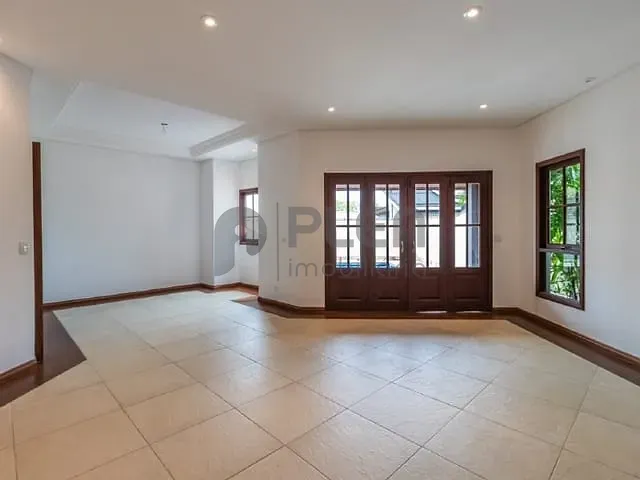 Casa com 360m² 5 quartos e 6 banheiros, à venda, no bairro Alphaville em Santana de Parnaíba