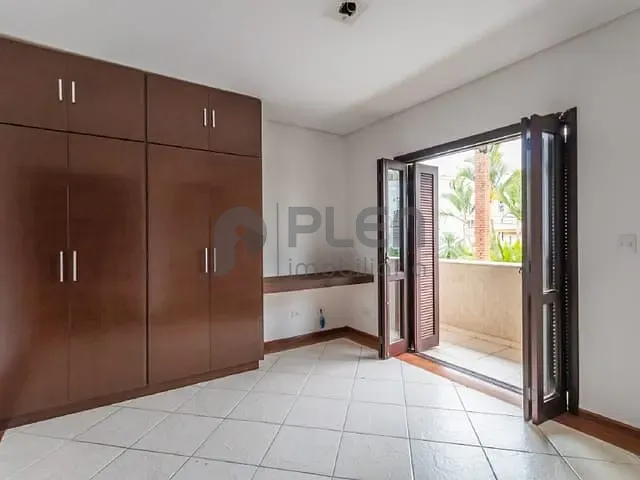 Casa com 360m² 5 quartos e 6 banheiros, à venda, no bairro Alphaville em Santana de Parnaíba