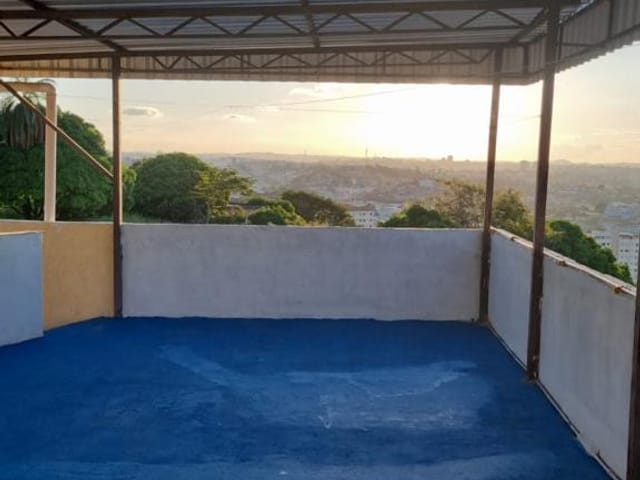 Casa 3 quartos e 2 banheiros, à venda, no bairro Jardim Vitória em Belo Horizonte