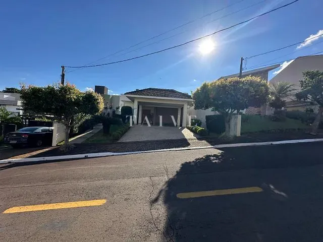 Casa com 365m² 3 quartos e 1 banheiro, à venda, no bairro Residencial José Lázaro Gouvea em Londrina