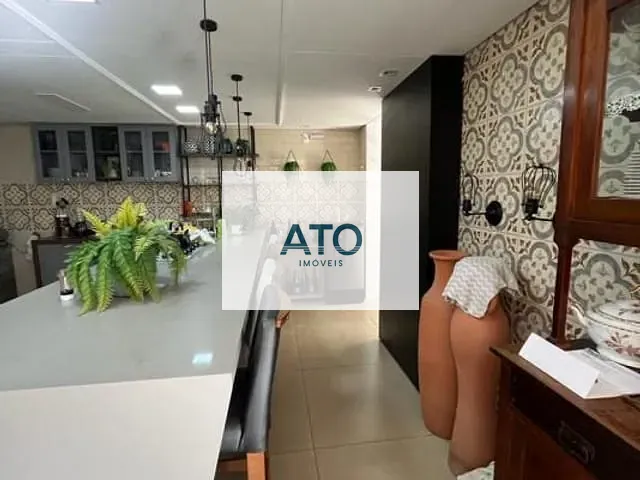 Casa 3 quartos e 3 banheiros, à venda, no bairro centro em Tijucas