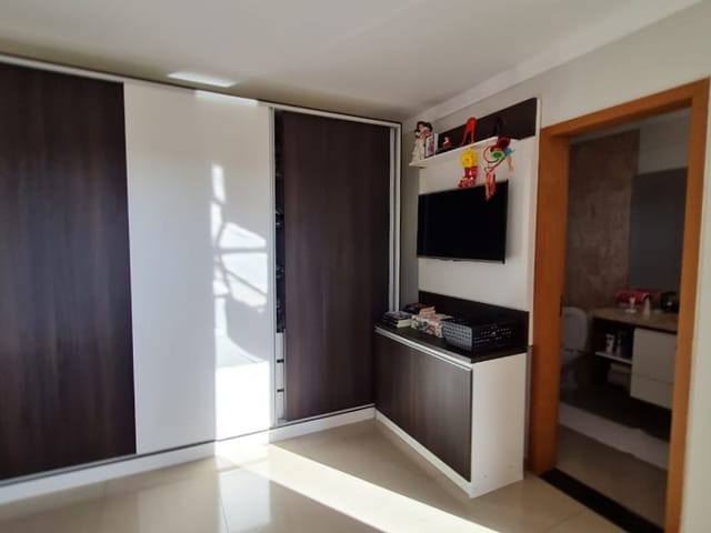 Casa com 528m² 3 quartos e 4 banheiros, à venda, no bairro Neves em Ponta Grossa