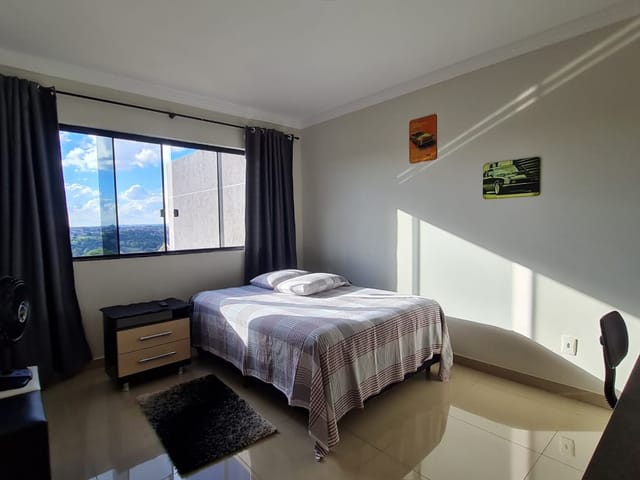 Casa com 528m² 3 quartos e 4 banheiros, à venda, no bairro Neves em Ponta Grossa