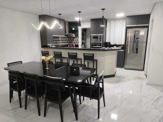 Casa 3 quartos e 2 banheiros, à venda, no bairro Cézar de Souza em Mogi das Cruzes