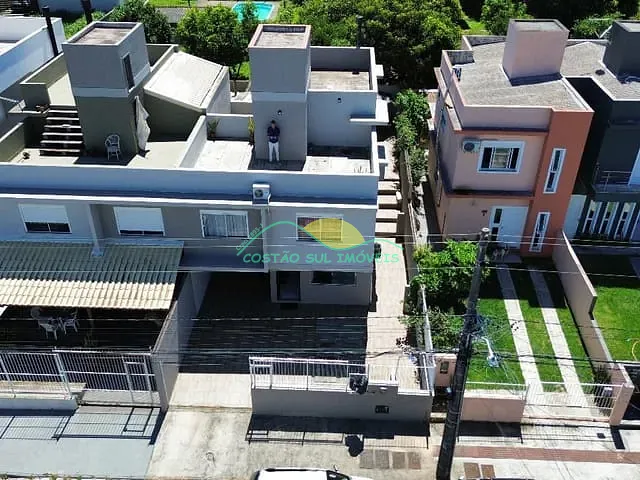 Casa com 223m² 3 quartos e 3 banheiros, para alugar, no bairro Campeche em Florianópolis