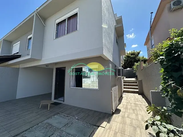 Casa com 223m² 3 quartos e 3 banheiros, para alugar, no bairro Campeche em Florianópolis