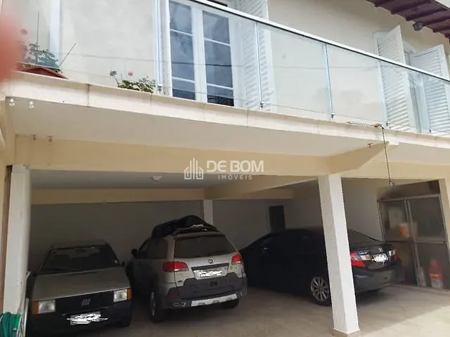 Casa com 250m² 3 quartos e 1 banheiro, à venda, no bairro Jardim Centenário em Poços de Caldas