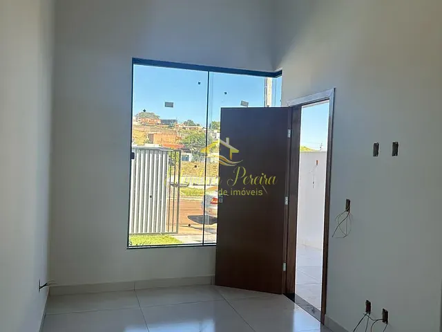 Casa com 125m² 2 quartos e 2 banheiros, à venda, no bairro Jardim Barra Forrest em Londrina
