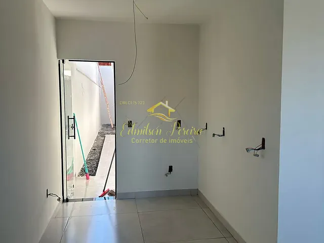 Casa com 125m² 2 quartos e 2 banheiros, à venda, no bairro Jardim Barra Forrest em Londrina