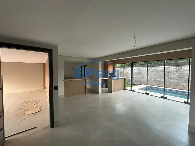 Casa 3 quartos e 2 banheiros, à venda, no bairro Chácaras Mussahiro em Londrina