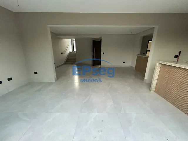 Casa 3 quartos e 2 banheiros, à venda, no bairro Chácaras Mussahiro em Londrina
