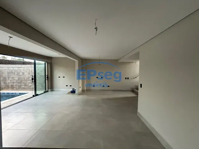 Casa 3 quartos e 2 banheiros, à venda, no bairro Chácaras Mussahiro em Londrina