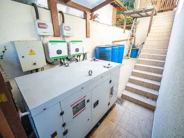 Casa com 1015m² 4 quartos e 7 banheiros, à venda, no bairro Residencial Euroville em Carapicuíba