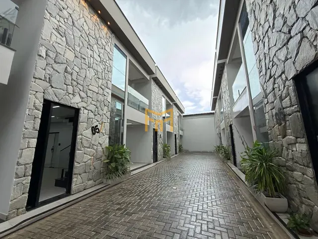 Casa 3 quartos e 4 banheiros, para alugar, no bairro Parque Verde em Belém